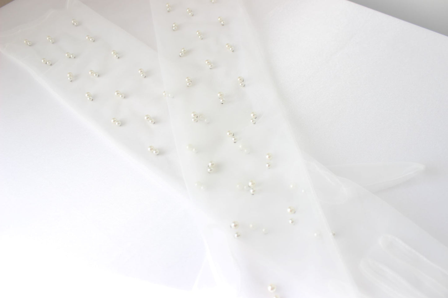 Zala Pearl Bridal Gloves